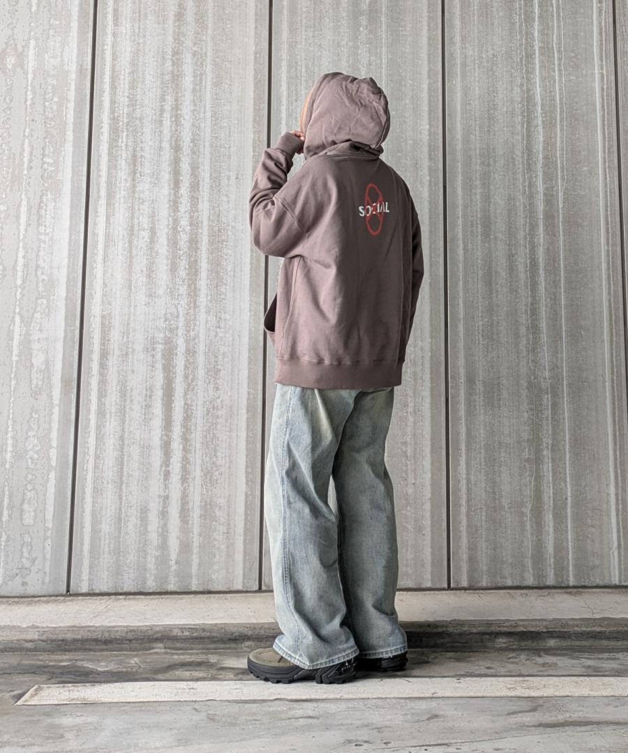 Styling Enlarged Item 01